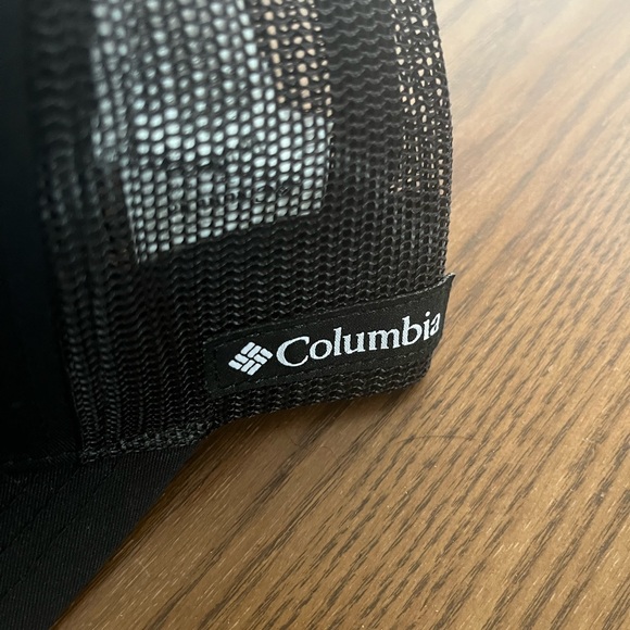 Columbia Black Trucker Hat with mountains - Picture 3 of 6